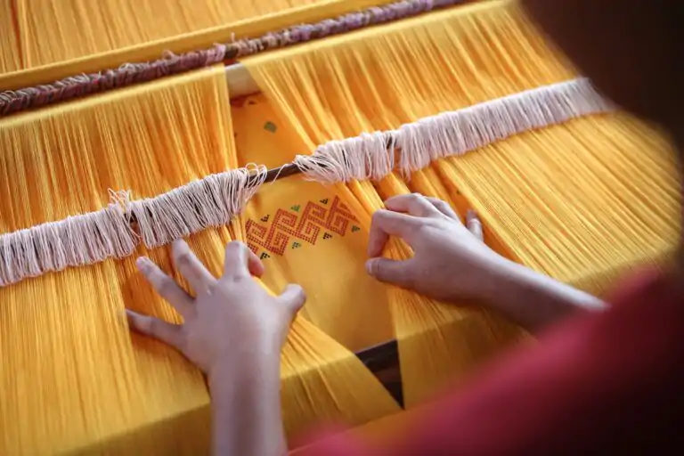 Weaving And Types Of Apprenticeship System